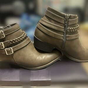 Nautica Women's Ankle Boots with Braided Straps *New in Box*